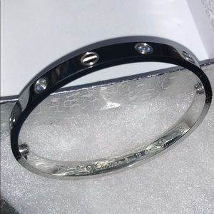 Silver screw on love bracelet size 17,19